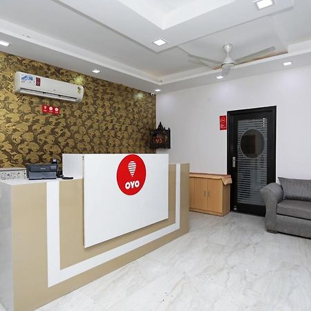 Oyo 12673 The Diplomat Inn Delhi Zewnętrze zdjęcie