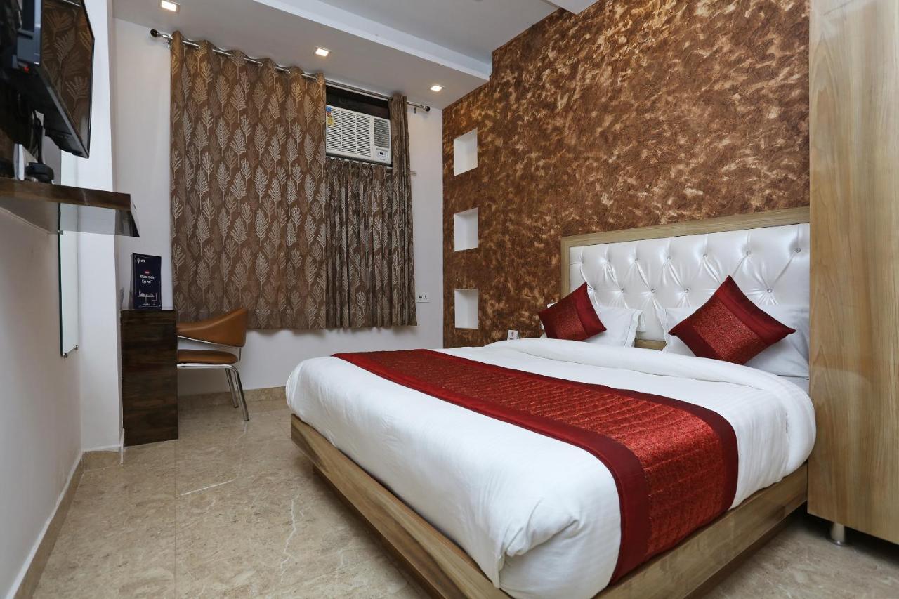 Oyo 12673 The Diplomat Inn Delhi Zewnętrze zdjęcie